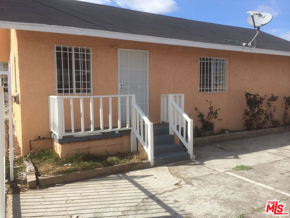 Multifamily at 1031 W Century Boulevard