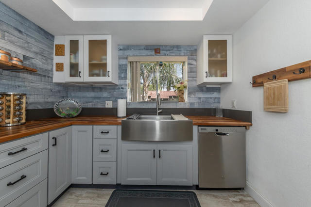 Demetra 82243Waring Way Indio CA Photos-