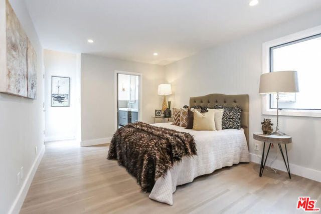 9016 Dicks Street, West Hollywood CA: https://media.crmls.org/mediaz/b3c28755-cd3a-45de-86af-11bf4d2c0f59.jpg
