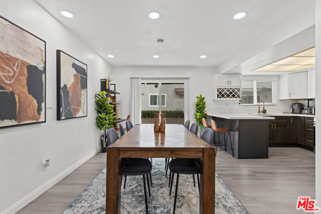 15305 S Berendo Avenue, Gardena CA: https://media.crmls.org/mediaz/b3c33b39-3452-4d4f-8def-07fe53ca1c05.jpg