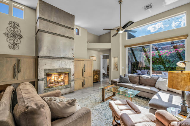 54175 Avenida Madero, La Quinta CA: https://media.crmls.org/mediaz/b3c3855a-2f0a-4447-9558-16980128c586.jpg