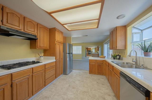 736 Potrero Way, Salinas CA: https://media.crmls.org/mediaz/b3c388c6-c45e-40cb-b327-e53c16c1afc1.jpg