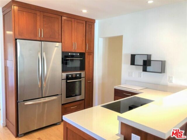 7800 Dunbarton Avenue, Los Angeles CA: https://media.crmls.org/mediaz/b3c41c9a-ed1b-4e15-bba6-552316f7fad2.jpg