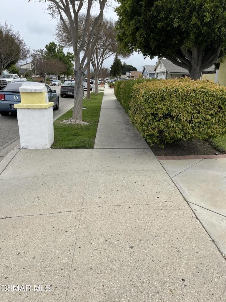 https://media.crmls.org/mediaz/b3c595d2-44ad-4df6-a039-75d2a4882ef6.jpg?preset=X-Large
