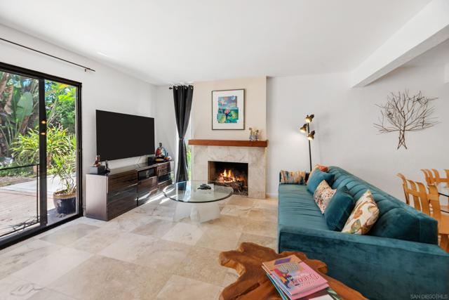 13414 Calle Colina, Poway CA: https://media.crmls.org/mediaz/b3c5a5e8-e5ea-48cb-9b8e-a4b48bce13e3.jpg