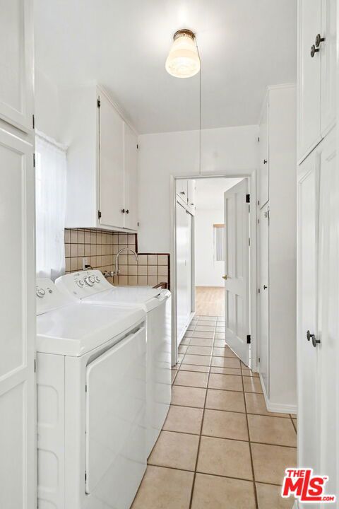 1314 Palms Boulevard, Venice CA: https://media.crmls.org/mediaz/b3c5c686-df57-419e-990c-85b2f31d0ae8.jpg