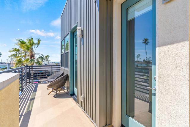 Detail Gallery Image 23 of 34 For 1573 Vista Del Mar Way #4,  Oceanside,  CA 92054 - 3 Beds | 3/1 Baths