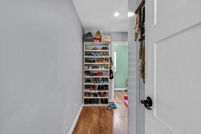 1324 Linda Mar Boulevard, Pacifica CA: https://media.crmls.org/mediaz/b3c6c242-d420-4eea-8170-14d4a6e6d47d.jpg