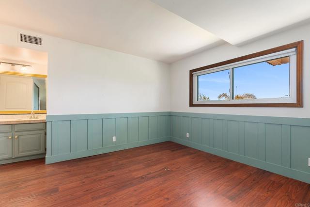 1628 Lone Oak Rd, Vista CA: https://media.crmls.org/mediaz/b3c6c7bd-4644-42c3-8675-92c697f269ed.jpg