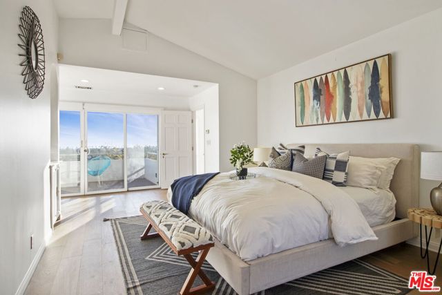 905 Berkeley Street, Santa Monica CA: https://media.crmls.org/mediaz/b3c71f84-2c01-42ce-9219-bbecbbaa86dc.jpg