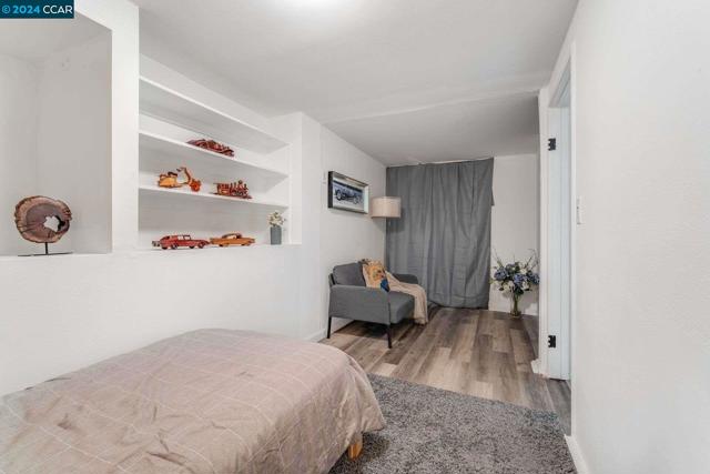 Image 27 of 41 For 2815 San Luis St