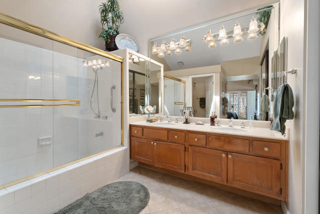 9 Acapulco Drive, Palm Desert CA: https://media.crmls.org/mediaz/b3c78bfd-ffd2-467d-9fe7-0197bd77af02.jpg