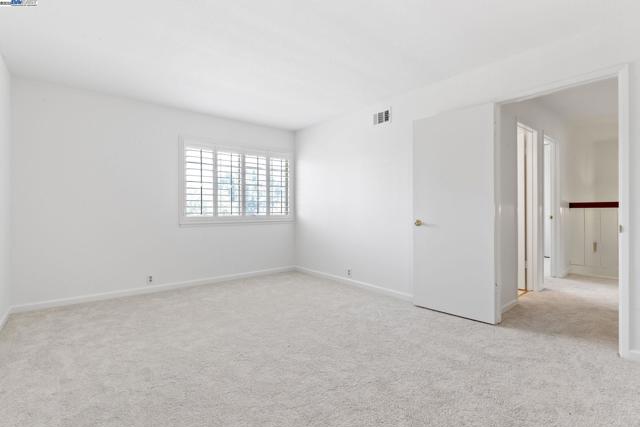 1927 Foxswallow Cir, Pleasanton CA: https://media.crmls.org/mediaz/b3c85f47-e391-4667-bbf7-aea1c0e3d85d.jpg