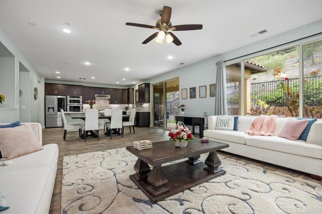 Detail Gallery Image 9 of 58 For 219 Flores Ln, Vista,  CA 92083 - 4 Beds | 2/1 Baths