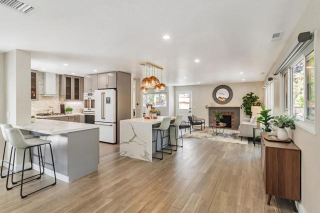 2698 Goodwin Avenue, Redwood City CA: https://media.crmls.org/mediaz/b3c96071-8304-434d-9751-a73fca5cbe29.jpg