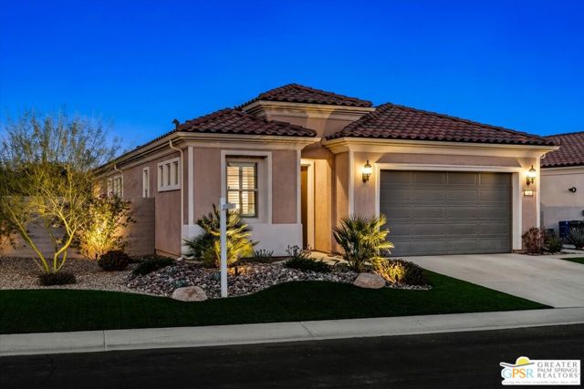 24 Cabernet, Rancho Mirage CA: https://media.crmls.org/mediaz/b3c98cdc-3c4e-462d-9aeb-949b160ced94.jpg
