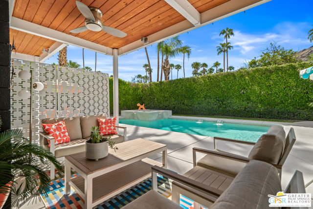 844 N Topaz Circle, Palm Springs, CA 92262