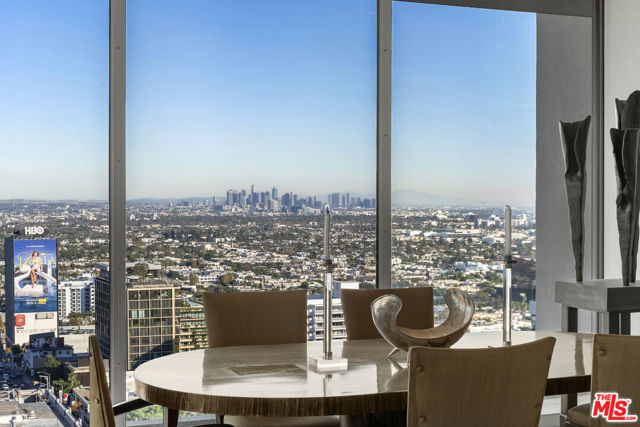 9255 Doheny Road, West Hollywood CA: https://media.crmls.org/mediaz/b3ca678a-e819-47bf-9f63-60a4c8aa9f42.jpg