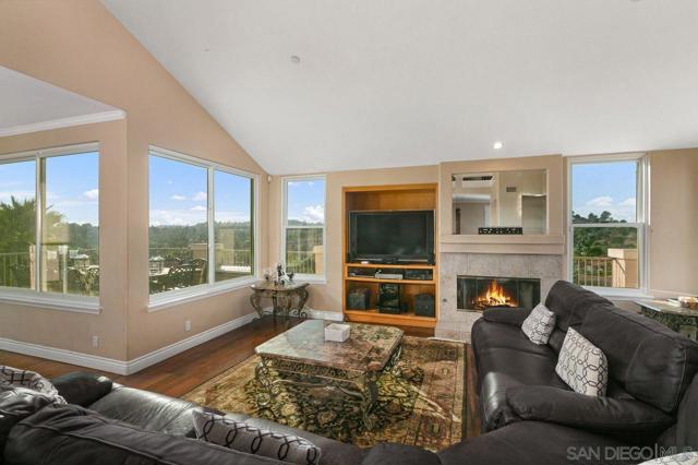 1566 Plantation Way, El Cajon CA: https://media.crmls.org/mediaz/b3cabf26-2d7c-41fe-abaf-2c29d1321175.jpg
