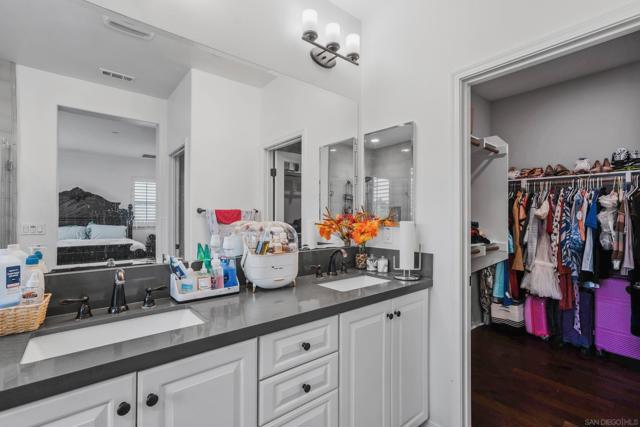 5031 Ballast Lane, San Diego CA: https://media.crmls.org/mediaz/b3cac416-6b76-4c76-af54-0f945162f580.jpg