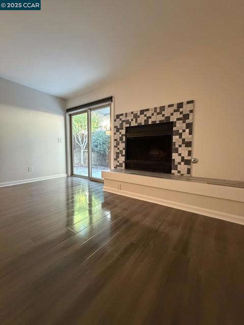 105 Via Cabrera Ln, Martinez CA: https://media.crmls.org/mediaz/b3cc70aa-3dc8-425a-884b-0e0f5255fe1d.jpg