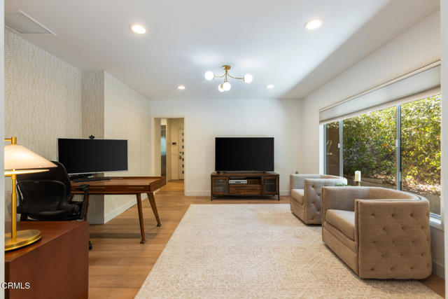 3608 Hampstead Road, La Canada Flintridge CA: https://media.crmls.org/mediaz/b3cd7af8-f665-4c63-9a05-7b71018d054e.jpg