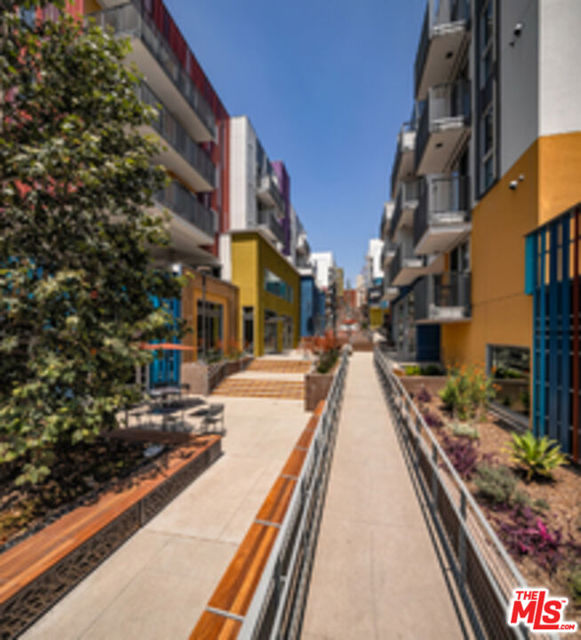 555 Spring Street, Los Angeles CA: https://media.crmls.org/mediaz/b3ce24a3-804e-4154-8013-fb949f3afacd.jpg