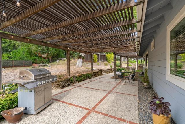18301 Idylwild Road, Los Gatos CA: https://media.crmls.org/mediaz/b3cea020-72a3-41ac-9caf-2a68c48eb28f.jpg