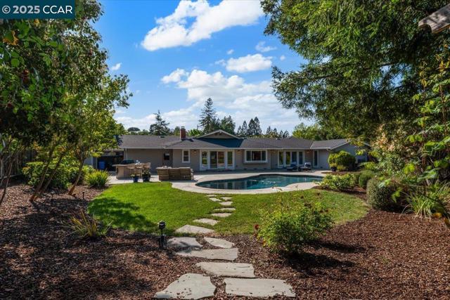230 Vallecito Lane, Walnut Creek CA: https://media.crmls.org/mediaz/b3cf2c75-c7c0-436f-a0ce-1fb7c325e3dc.jpg