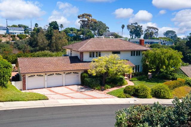 5353 Westknoll Dr, San Diego CA: https://media.crmls.org/mediaz/b3cf767b-d62f-45ef-b550-9fb57ce8346a.jpg