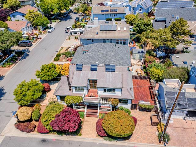 5005 Emerald Street, Capitola CA: https://media.crmls.org/mediaz/b3cf7c45-6537-4090-9ed6-eb4dc74cf3d0.jpg