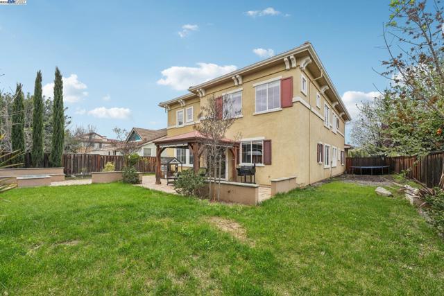 632 S Comunidad Street, Mountain House CA: https://media.crmls.org/mediaz/b3cf910a-43cd-4400-a4d2-54c84703fe31.jpg