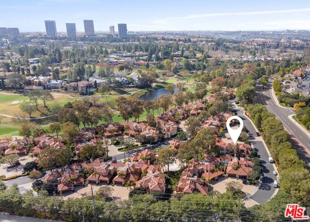 1003 Muirfield Drive, Newport Beach CA: https://media.crmls.org/mediaz/b3cfdb40-6280-49db-828a-ae6c7e8dbd3c.jpg