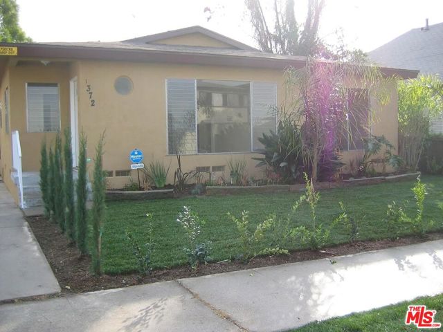 1372 W 36th Street, Los Angeles CA: https://media.crmls.org/mediaz/b3cfded4-15d7-4a97-addd-117102d5a974.jpg