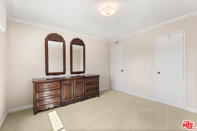 17992 Huntington Circle, Villa Park CA: https://media.crmls.org/mediaz/b3d021ac-35f1-42e0-ab70-058891a3157d.jpg