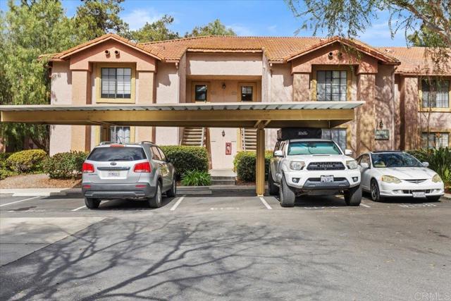 12059 Alta Carmel Ct, San Diego CA: https://media.crmls.org/mediaz/b3d050ca-3efc-43c9-8de4-109c7fdad148.jpg