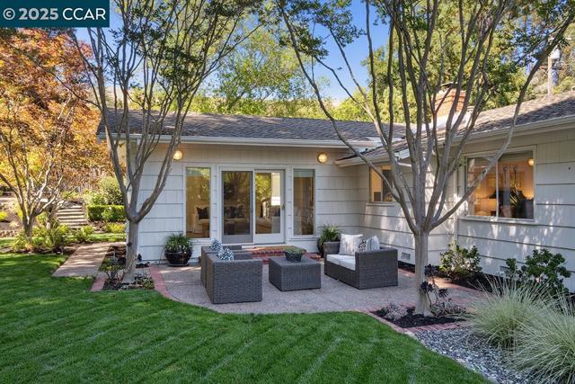 4 Harold Dr, Moraga CA: https://media.crmls.org/mediaz/b3d0a9e8-94fd-404c-8576-c1eb1aba393d.jpg