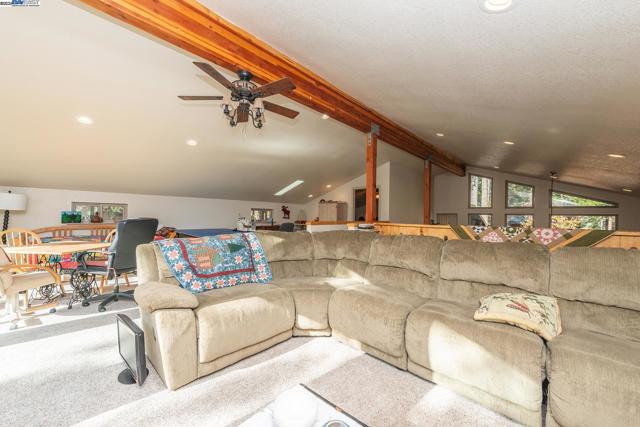 851 Mountain Aire Lane, Trinity Center CA: https://media.crmls.org/mediaz/b3d133d9-a912-454d-80dc-0cd096193614.jpg