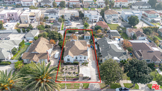 1026 Westchester Place, Los Angeles CA: https://media.crmls.org/mediaz/b3d15ca3-0bc6-4c21-9fb7-1afa2a840fab.jpg