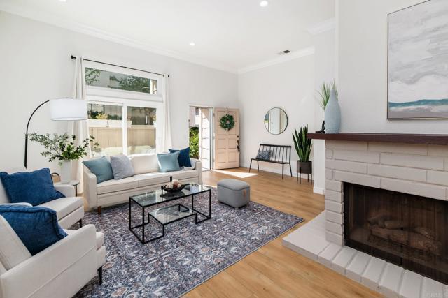 Detail Gallery Image 3 of 34 For 4094 Mahaila Ave #B,  San Diego,  CA 92122 - 3 Beds | 2/1 Baths