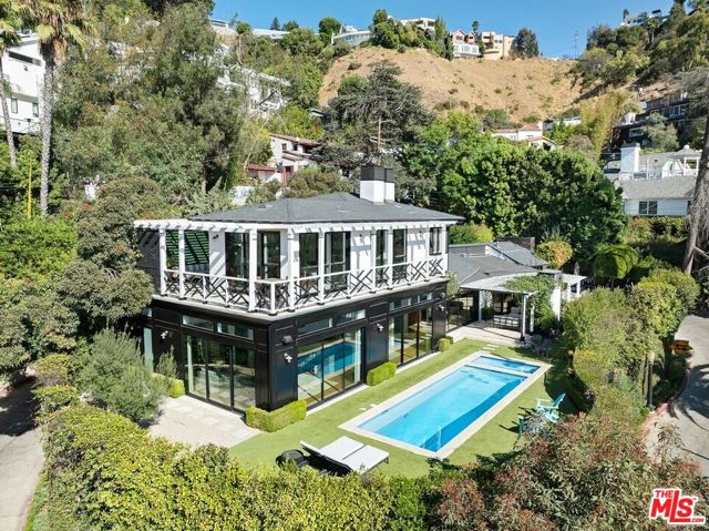 1640 N Kings Road, Los Angeles CA: https://media.crmls.org/mediaz/b3d29ffc-ddce-4d2a-9929-7a2ca422d08e.jpg