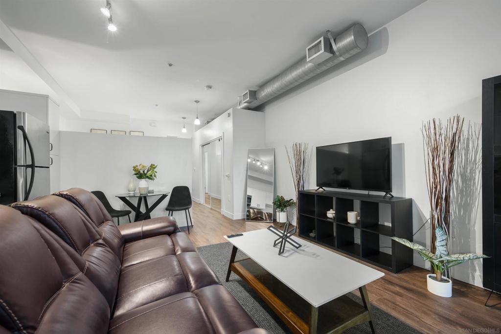 889 Date St. - photo 4