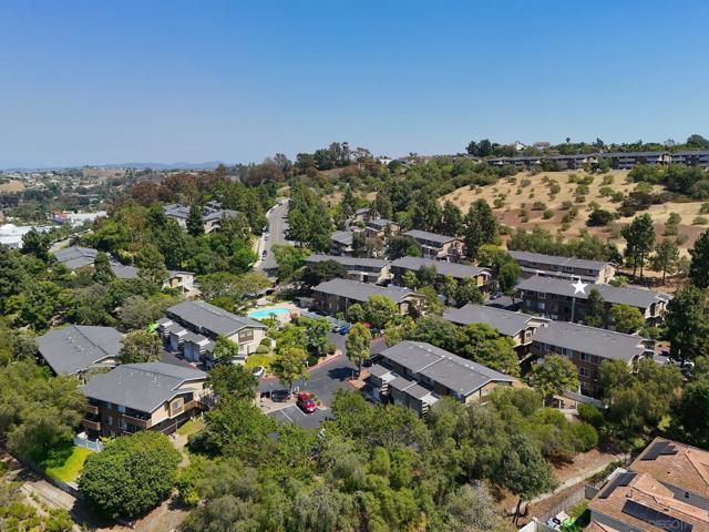 4212 Vista Del Rio Way, Oceanside CA: https://media.crmls.org/mediaz/b3d3ceb4-9c3f-40e1-9171-b2b79124ed8f.jpg