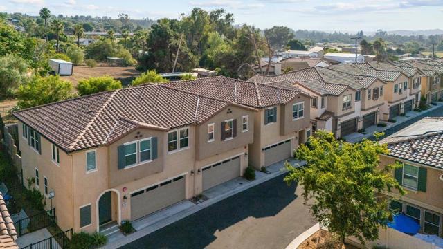 3135 Linwood St, Vista CA: https://media.crmls.org/mediaz/b3d3d489-14a2-4539-9baf-1f8034eb854a.jpg
