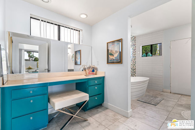 1404 E Sierra Way, Palm Springs CA: https://media.crmls.org/mediaz/b3d3f34b-fbd0-4f63-95d8-36605ef83951.jpg