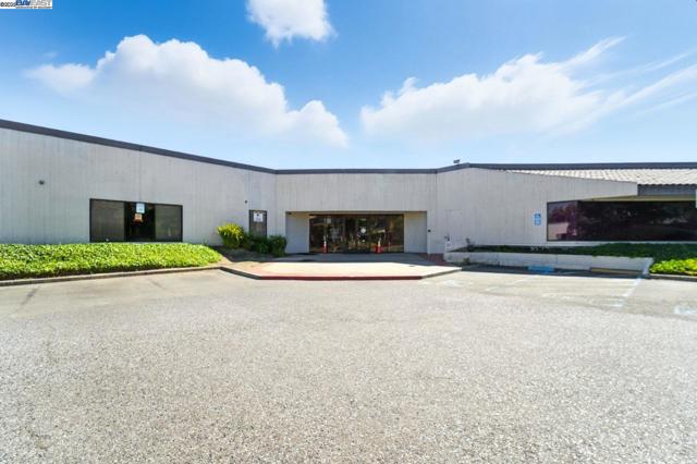 418 Desert Holly St, Milpitas CA: https://media.crmls.org/mediaz/b3d487b7-c9dd-4e28-a1eb-21451cbca9a7.jpg