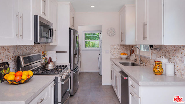 801 APPLEBY Street photo 7