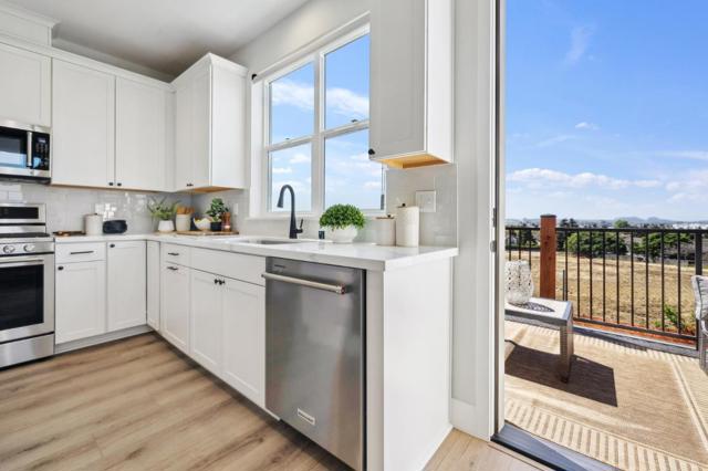 138 Skyline Vista Way, Watsonville CA: https://media.crmls.org/mediaz/b3d4d51a-23e6-4c19-bcf7-be523ba15abb.jpg