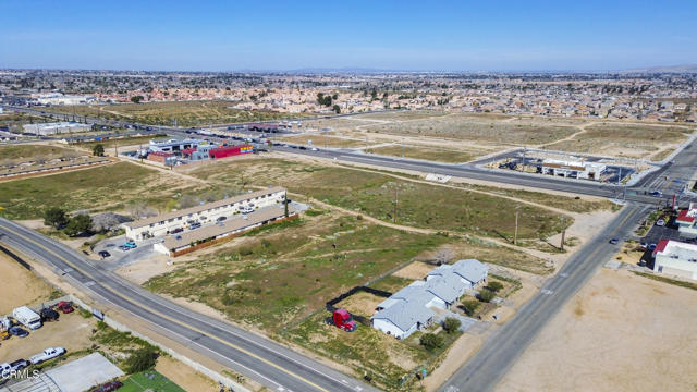 16670 Sequoia Street, Hesperia CA: https://media.crmls.org/mediaz/b3d4f6f0-57e5-4d51-bfda-98796e3bd0ce.jpg