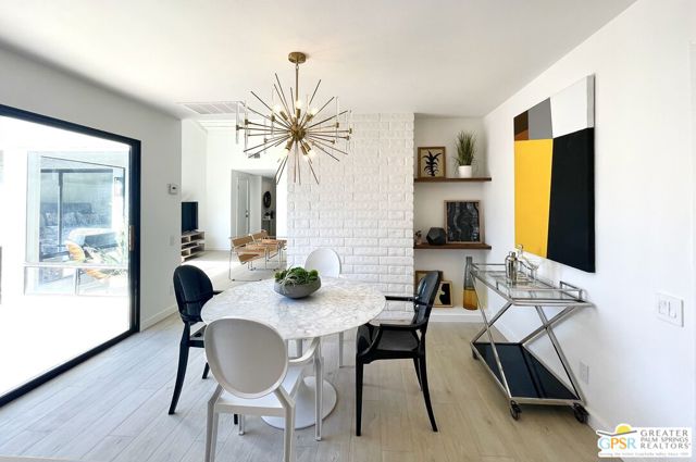 2234 S Linden Way, Palm Springs CA: https://media.crmls.org/mediaz/b3d56d8a-d99d-4151-aa90-5bdca86e581c.jpg